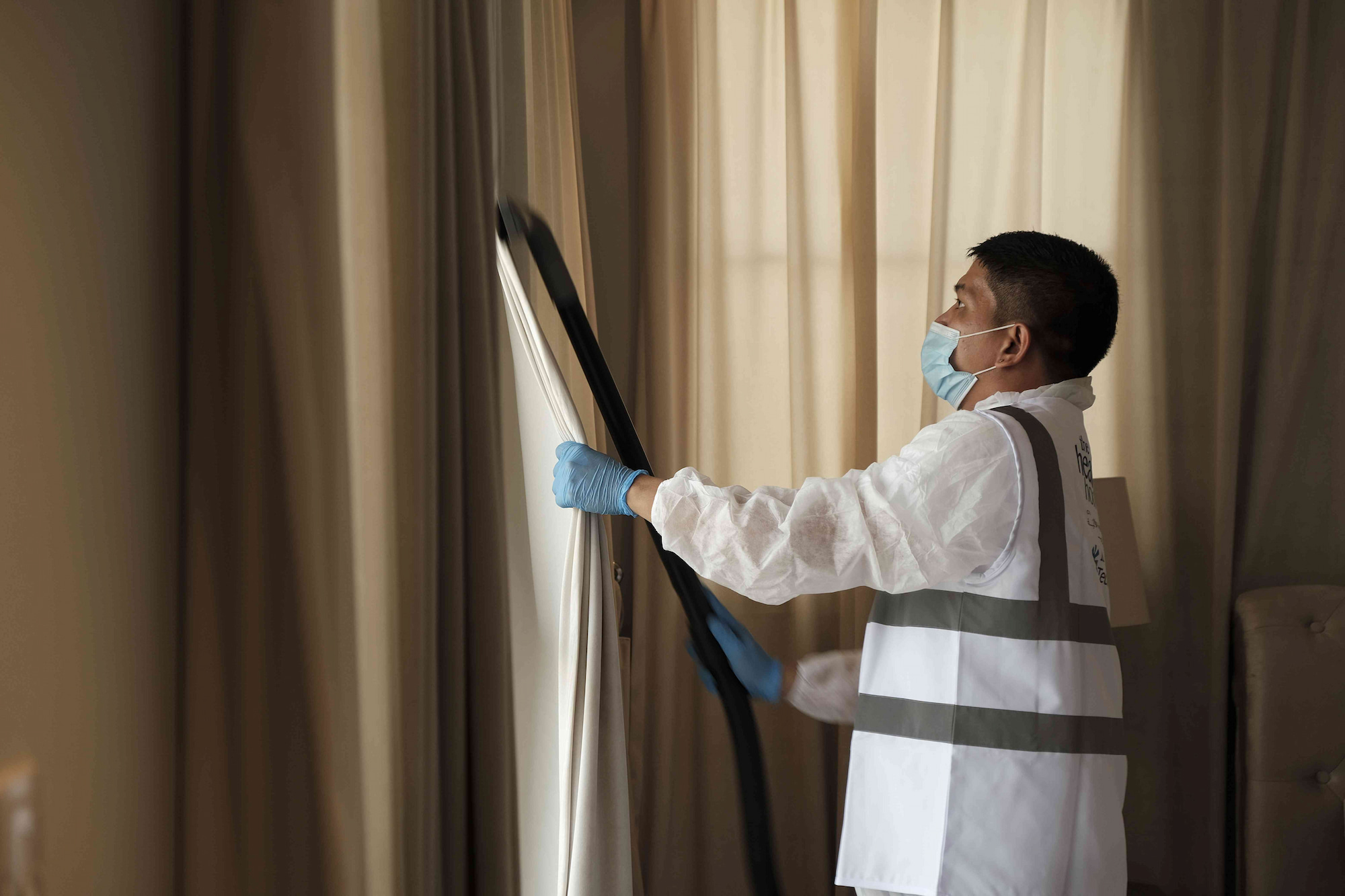 curtain cleaning, blind cleaning
